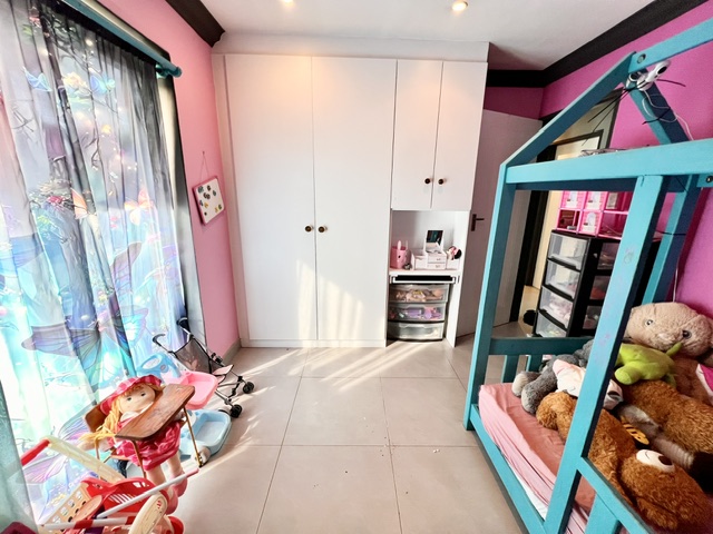 3 Bedroom Property for Sale in Plattekloof Glen Western Cape